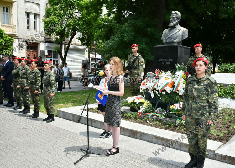 Хасково сведе глава пред подвига на Ботев и героите, загинали за свободата на България