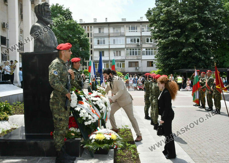 Хасково сведе глава пред подвига на Ботев и героите, загинали за свободата на България