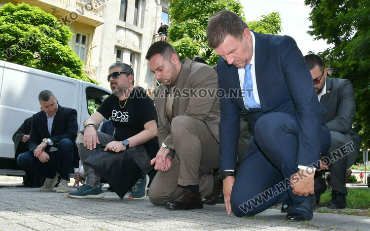 Хасково сведе глава пред подвига на Ботев и героите, загинали за свободата на България