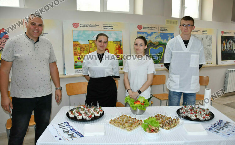 ПГТ &bdquo;Александър Паскалев&ldquo; в Хасково отвори врати за бъдещите осмокласници с иновации и демонстрации