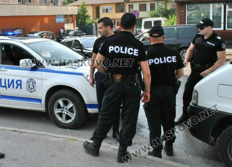 Трима са задържани с наркотици в Хасковско