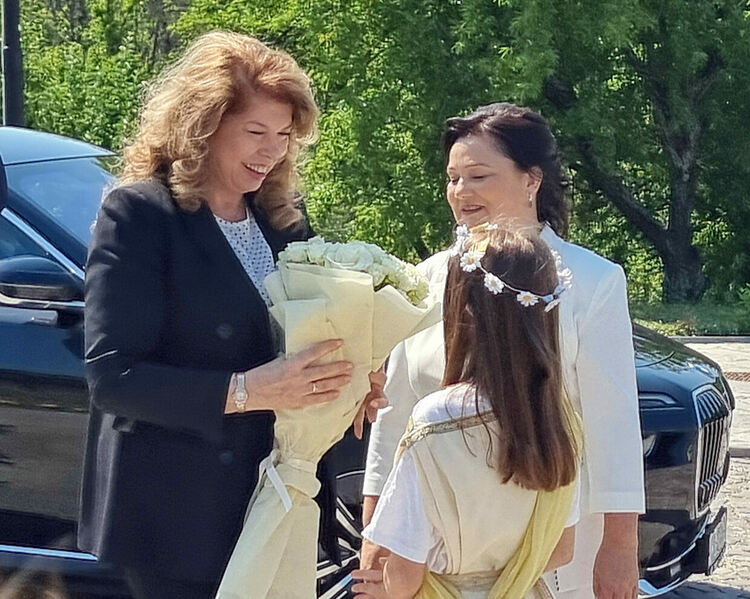 Президентът Илияна Йотова участва в Националния тракийски младежки събор &bdquo;Илиева нива&ldquo; 