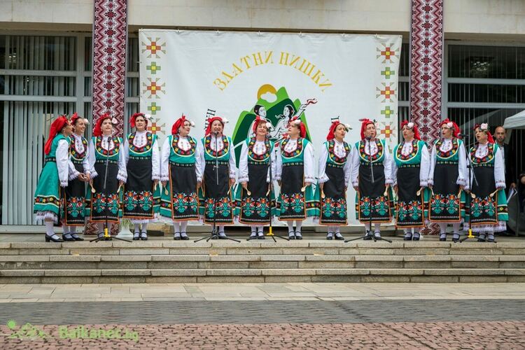 Ансамбъл &bdquo;Китна Тракия&ldquo; с първо място и специална награда от национален фестивал 