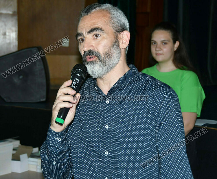 Ники Кънчев призова в Хасково учители, родители и съседи да участват активно в превенцията срещу зависимостите на младите хора