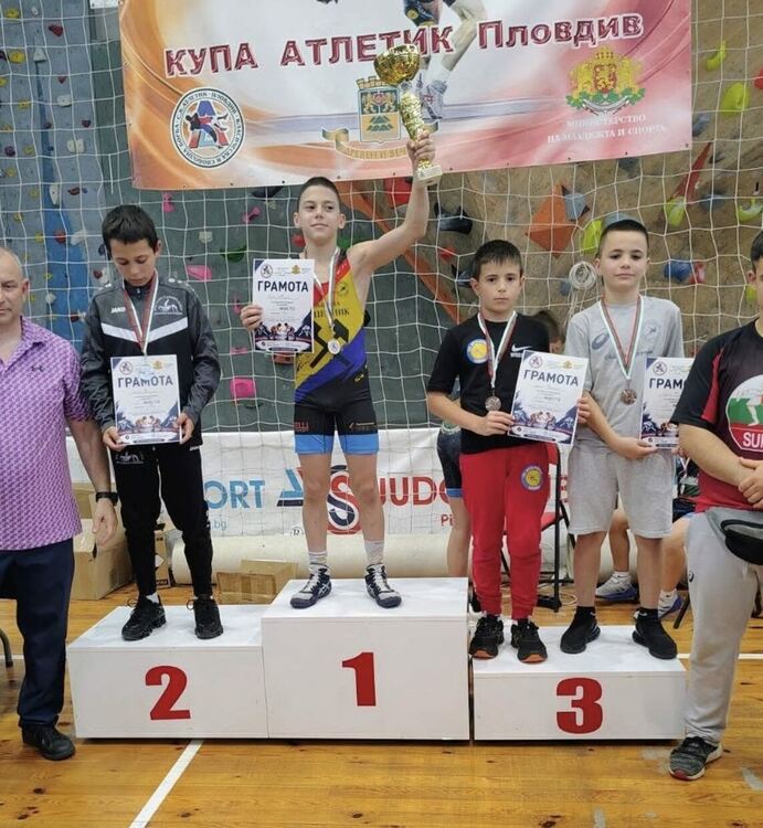 Хасковските класици с куп медали от три поредни турнира по борба