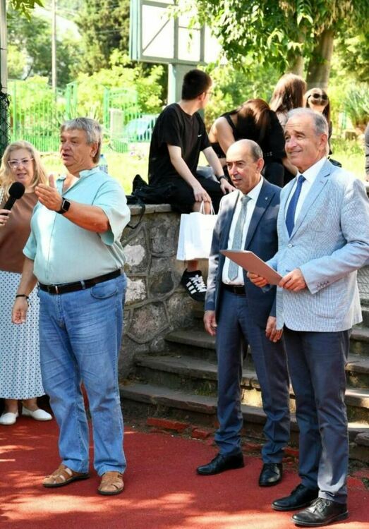 Отборът по футбол на ПГ &bdquo;Цар Иван Асен II&ldquo; стана трети в България