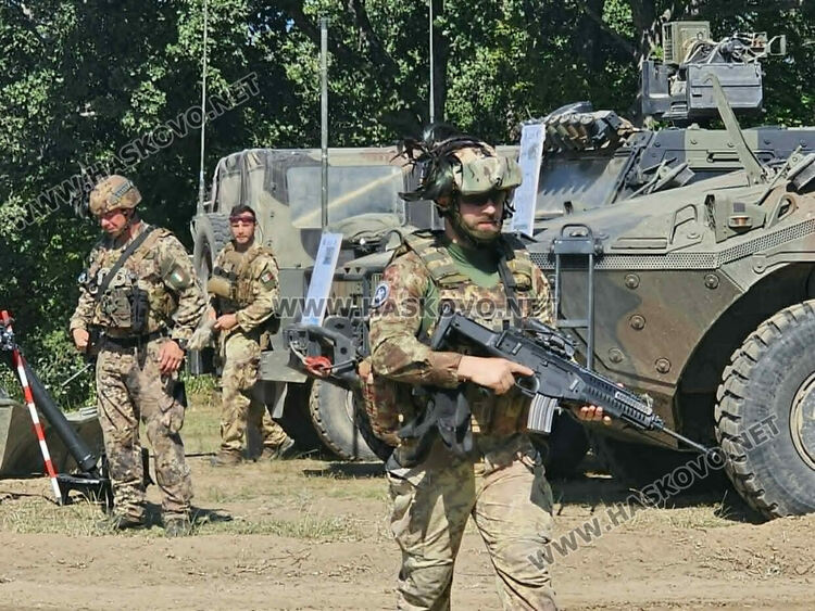 1500 бойци и 420 машини тренират ответен удар в учението &bdquo;STRIKE BACK 26&ldquo;
