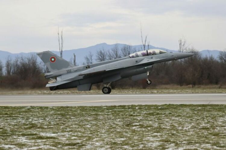 Един от изтребителите F-16, сн. Министерство на отбраната