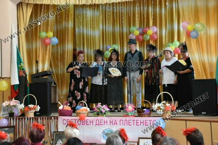 126 майстори на куките събра Фестивалът на плетенето
