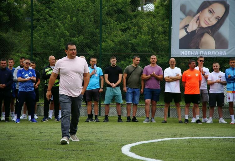 Благотворителният футболен турнир в Девин събра 6800 евро за лечението на Ивена Павлова (Галерия) 