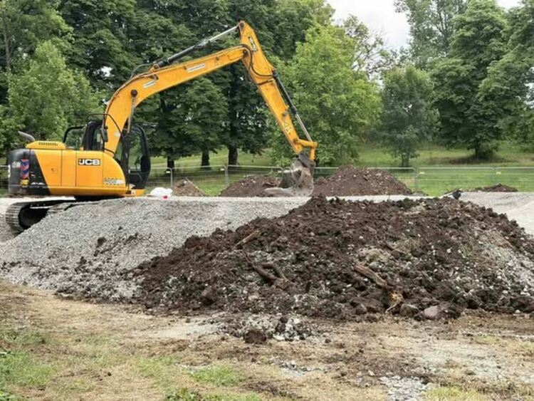 В Градския парк на Радомир започна изграждането на пъмп трак