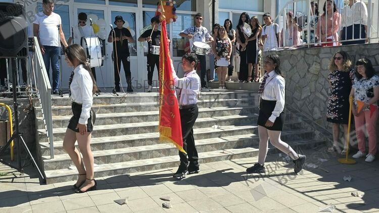 Полет към лятото в "Яворов"