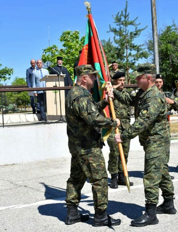 Полк. Коста Делев пое командването на IV Артилерийски полк - Асеновград