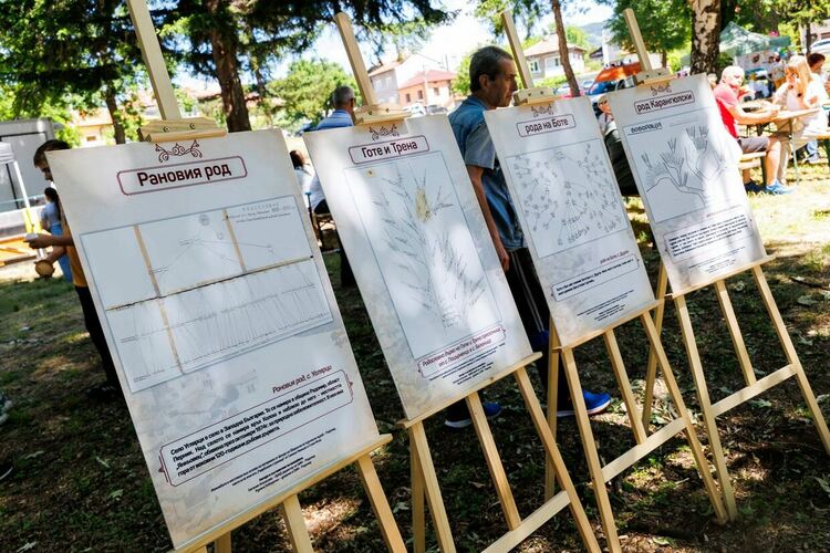 Родова памет от Радомирско &ndash; изложба, която разказа историите на поколения радомирци