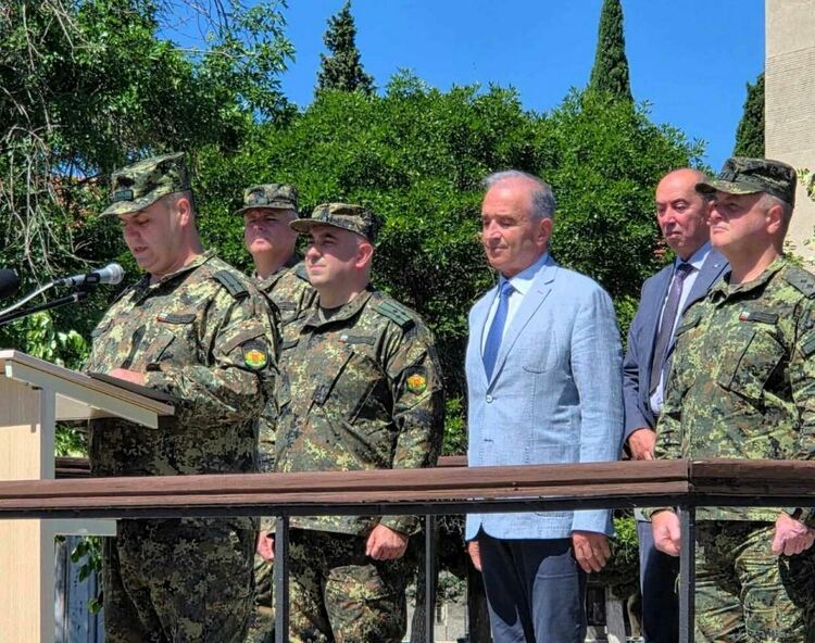Полк. Коста Делев пое командването на IV Артилерийски полк - Асеновград