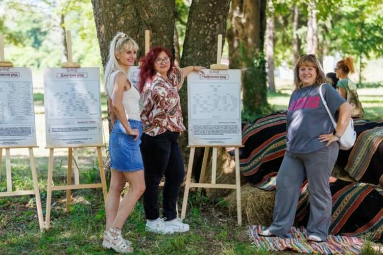 Родова памет от Радомирско &ndash; изложба, която разказа историите на поколения радомирци