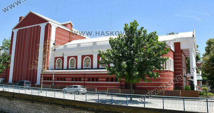 Ремонтираният театър в Хасково е сбъдната мечта за трупата 
