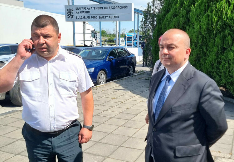 Започва следене на пътя на вносното сурово мляко до производителите 