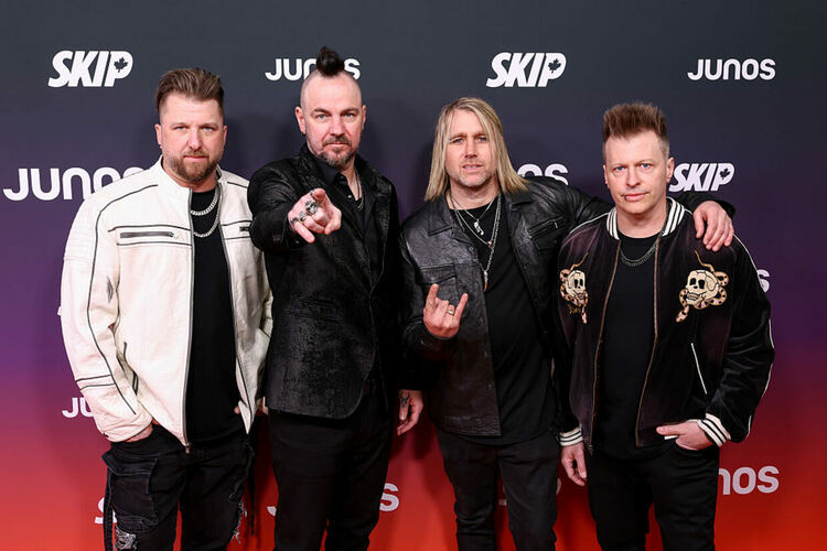Three Days Grace споделиха кадри от създаването на видеоклипа към &bdquo;Don&rsquo;t Wanna Go Home Tonight&ldquo;