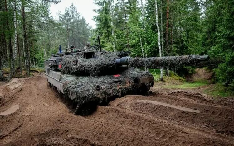В момента в Литва вече се намират около 1800 германски военнослужещи. През юни те провеждат учението Freedom Shield само на 20 километра от границата с Беларус.