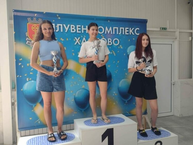 78 деца от Хасково плуваха за здравословно бъдеще