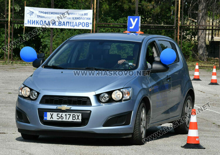 18 шофьори от цялата страна участваха в състезание по майсторско управление на автомобил в Хасково
