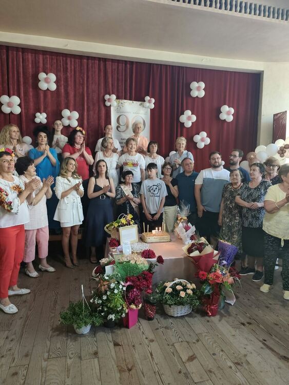На 90 години Веска Свиркова не спира да танцува  и вдъхновява всички около себе си / ГАЛЕРИЯ/