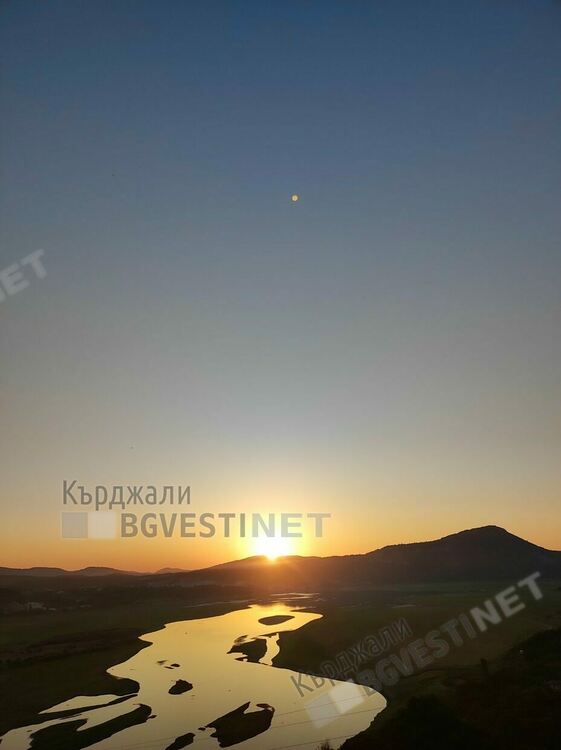 Туристи от Кърджали посрещнаха Юлското утро на Вишеград/снимки/
