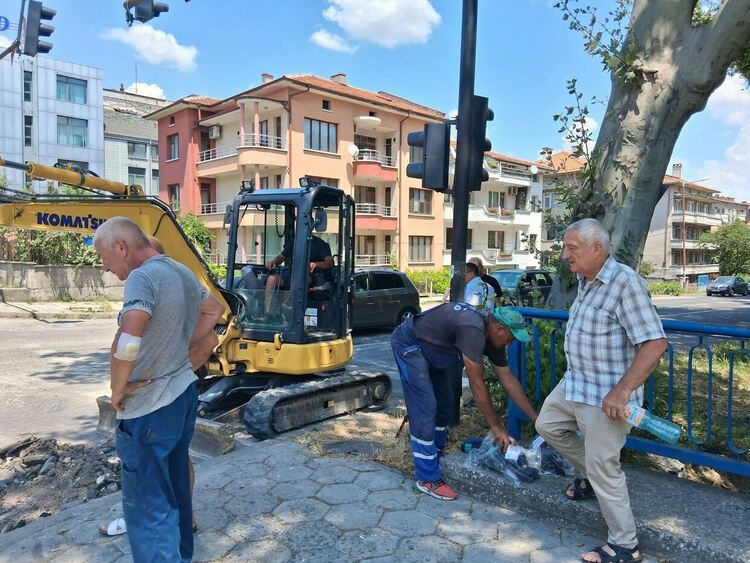 ВиК-Хасково: Очаква се тази вечер да бъде пусната вода по новата временна връзка