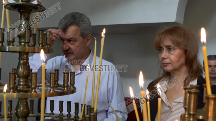 Смолян отбеляза 20 години от освещаването на храм &bdquo;Св. Висарион Смоленски&ldquo;, трима митрополити оглавиха празничната служба / ГАЛЕРИЯ/