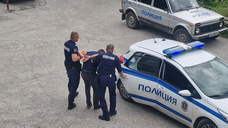 Полицейското управление в Смолян отвори врати за деца: Демонстрации, криминалистика и среща с кучето Нерон