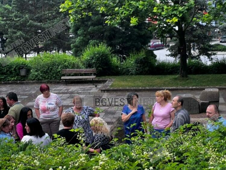 Заплаха за бомба евакуира Съдебната палата в Смолян, сигнали в цялата страна /галерия/