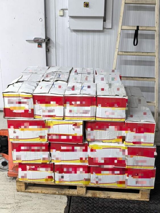 Близо три тона животонски продукти с неясен произход иззеха на ГКПП &bdquo;Капитан Андреево&ldquo;