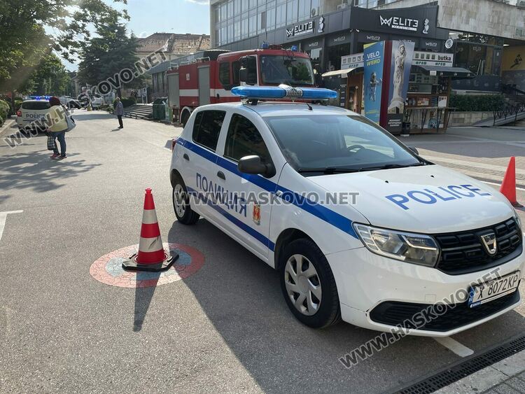 Пожар избухна в магазин в центъра на Хасково