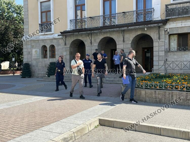 Сигнали за бомби в Община Хасково и Прокуратурата