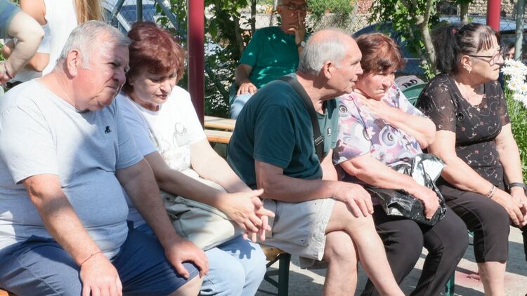Жители и гости на Черепово посрещнаха митрополит Киприан в обновената църква &bdquo;Света Неделя&ldquo;