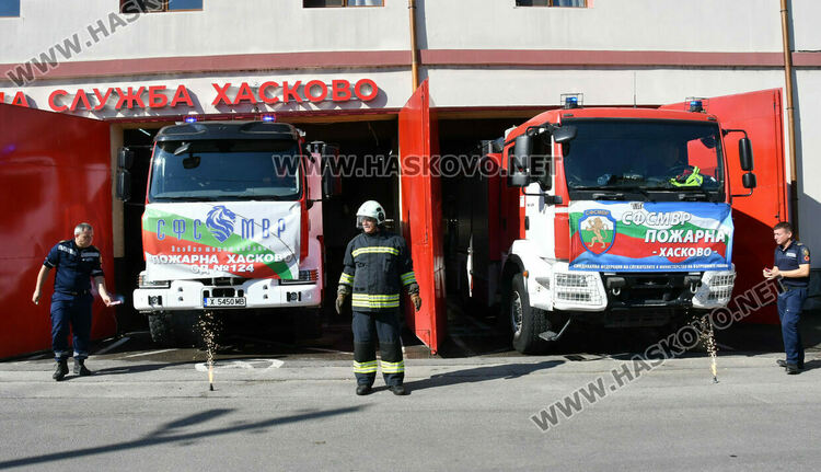 Пожарникарят Мехмед Бабаитов бе тържествено изпратен след 33 години служба