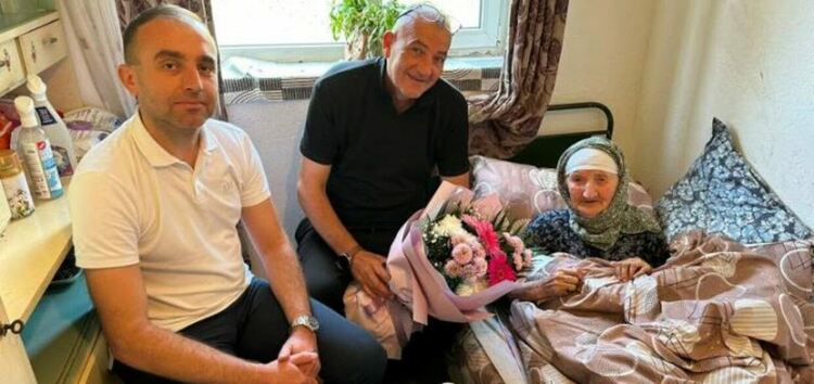 100-годишната баба Шерифе още твори с ръцете си &ndash; плете терлички и радва близките си