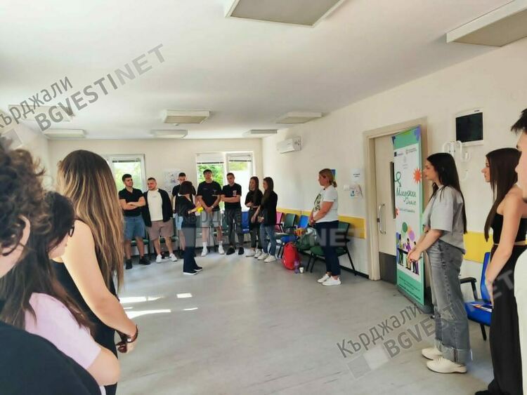 Младежи от Кърджали създават наръчник за бъдещето: идеи, препоръки и гражданска активност в действие