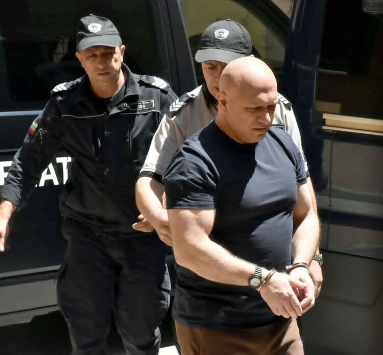 Остават 18 дни да обвинят Янко Полицая в опит за убийство или да го освободят