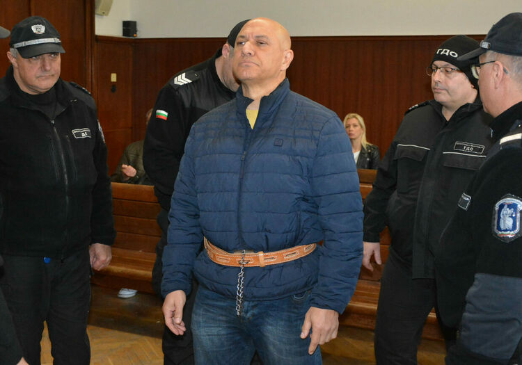 Остават 18 дни да обвинят Янко Полицая в опит за убийство или да го освободят