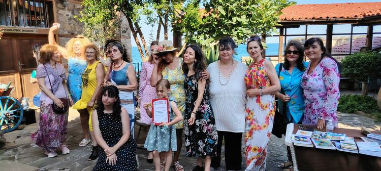 Поетеси от Кърджали се завърнаха като лауреати на международния фестивал &bdquo;Музите&ldquo; в Созопол