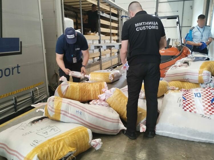 Задържаха стоки за близо 5 млн. евро по време на международната операция &bdquo;Пирати 4&ldquo;