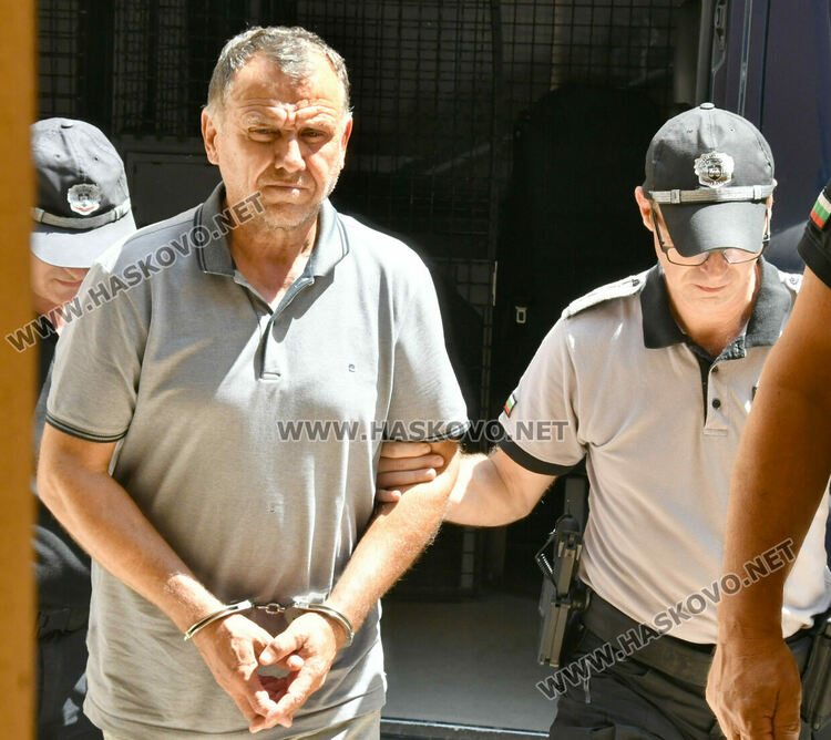 Постоянен арест за мъжа, задържан с близо 3 кг марихуана в кола