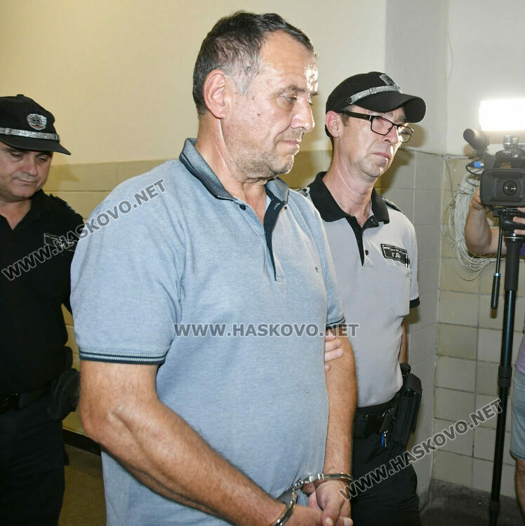 Постоянен арест за мъжа, задържан с близо 3 кг марихуана в кола