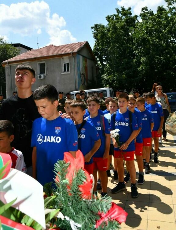 Асеновград почете паметта на Левски