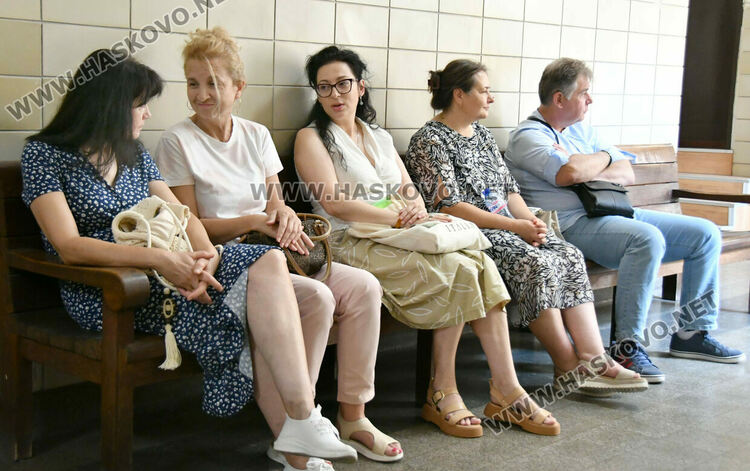 Директор, учители и психолог от ФСГ&ndash;Хасково с показания убитата Маги и обвиняемия Иван