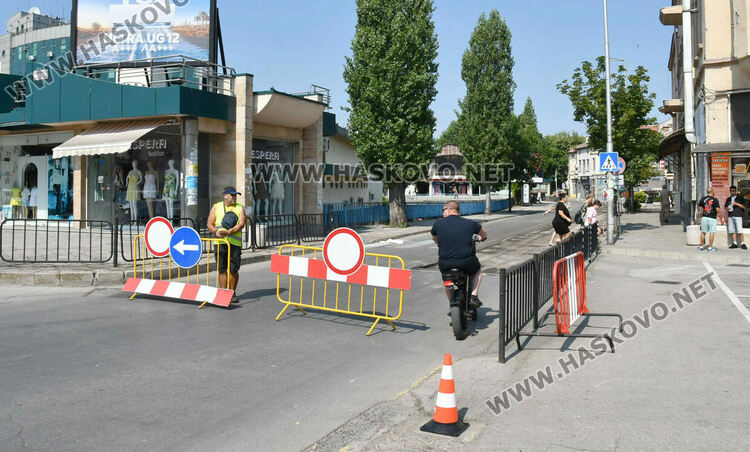 Засилен трафик заради ремонта на бул. &bdquo;България&ldquo; в Хасково 