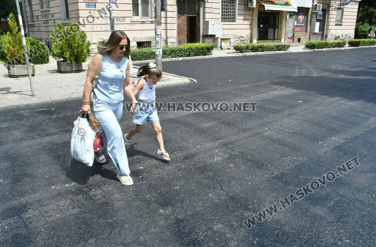 Ремонтът на бул. България&ldquo; отново образува тапи