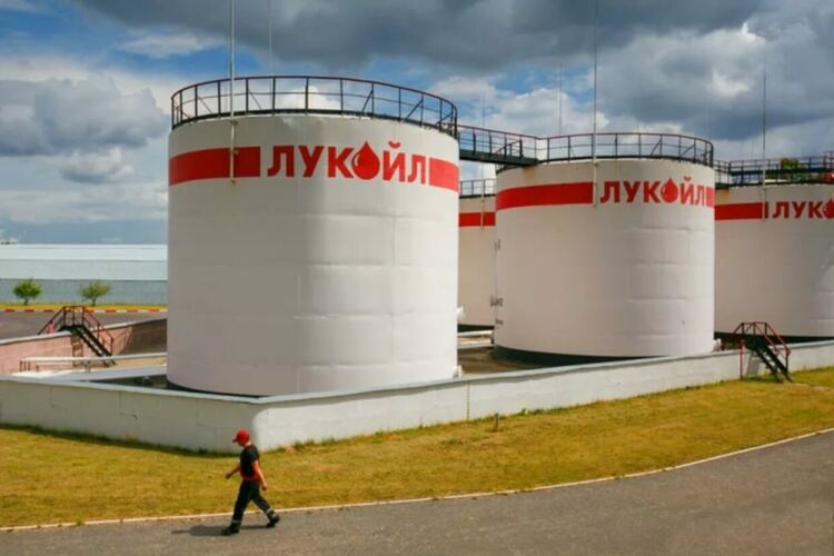 Оставането на особения управител във всички фирми на &bdquo;Лукойл&ldquo; мина първо четене в комисия